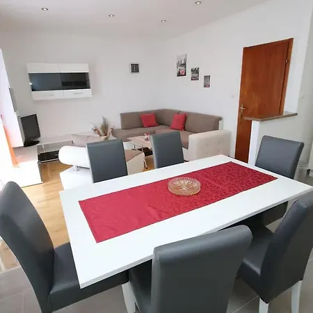 With Parking Space - 24071 Apartamento Makarska